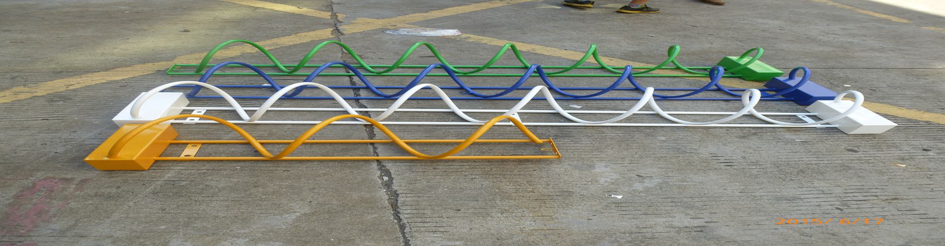 立体式自行车停车架图片