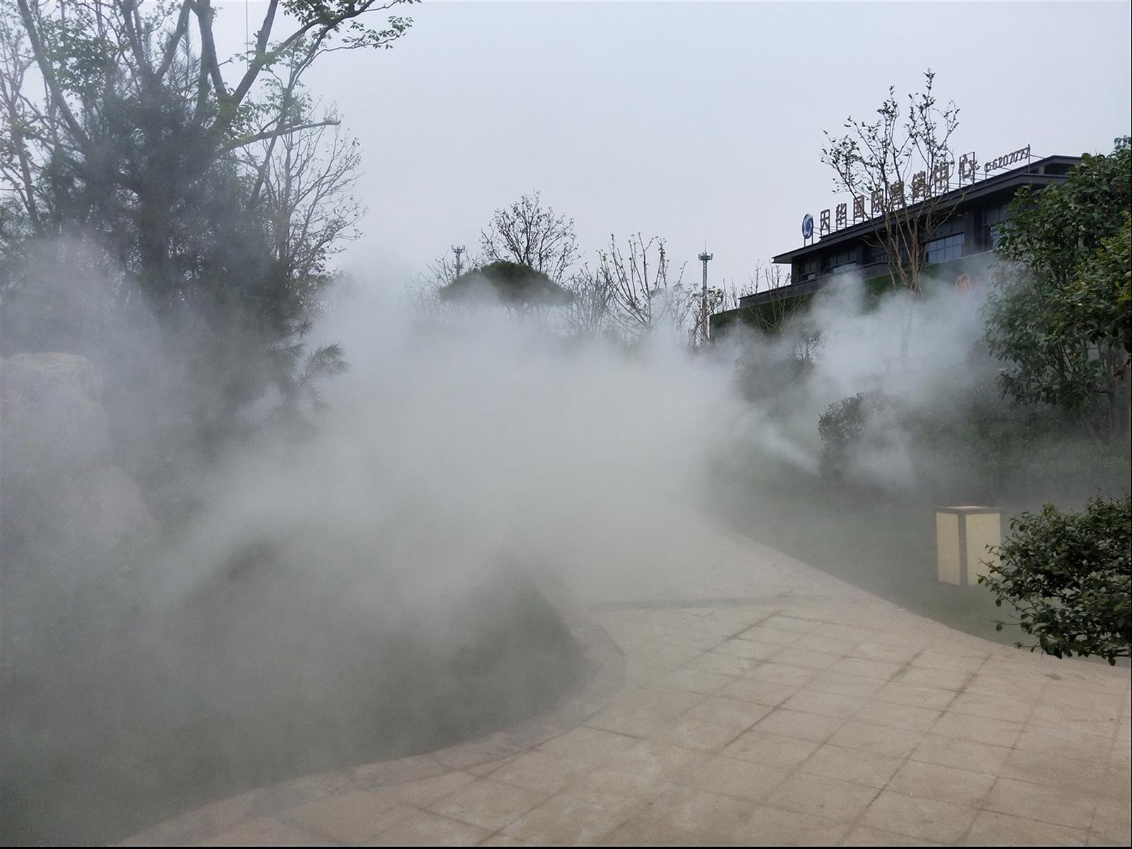高尔夫球场喷雾降温造景系统