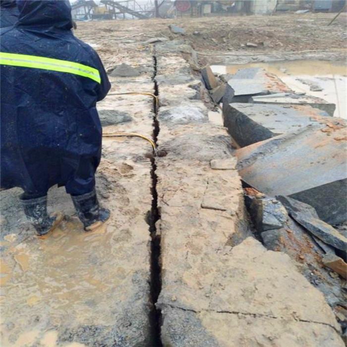 来宾静态岩石液压劈裂棒供应商