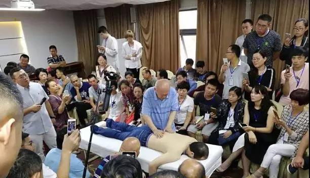 信阳黄炳荣非物质文化遗产手法班