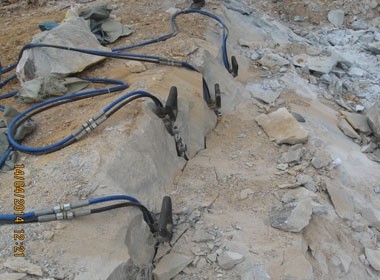 深圳液压岩石劈裂棒先进的石头爆破设备方法