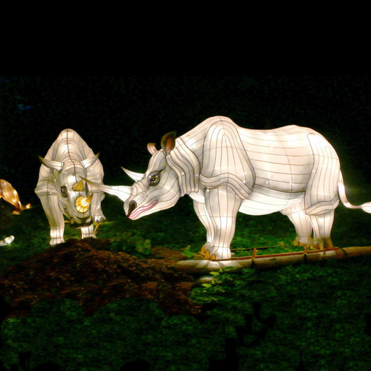 自贡华亦彩定制梦幻户外大型灯会创意卡通犀牛花灯亮化景观公园