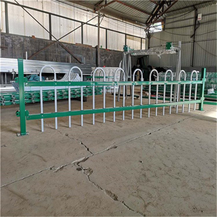 保定锌钢草坪护栏定做