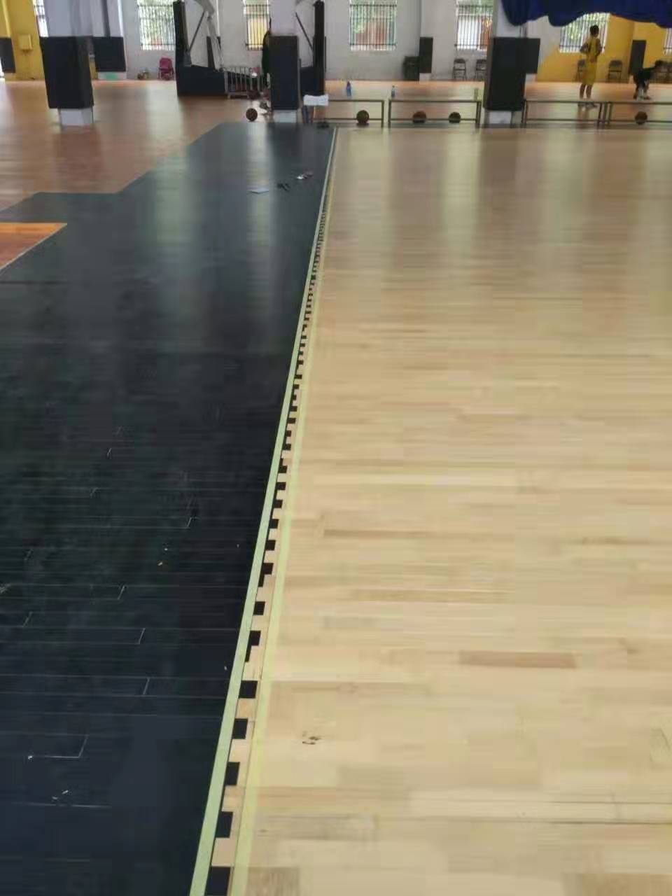 橡胶木体育地板