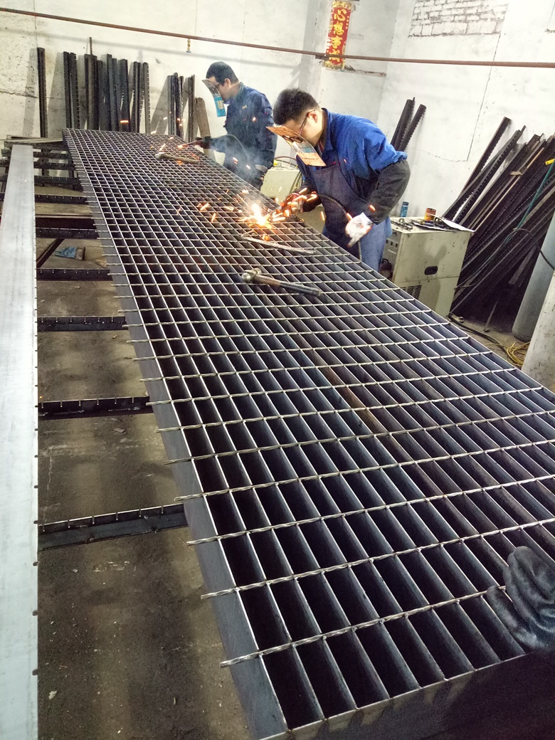 北京异形镀锌钢格栅板定制