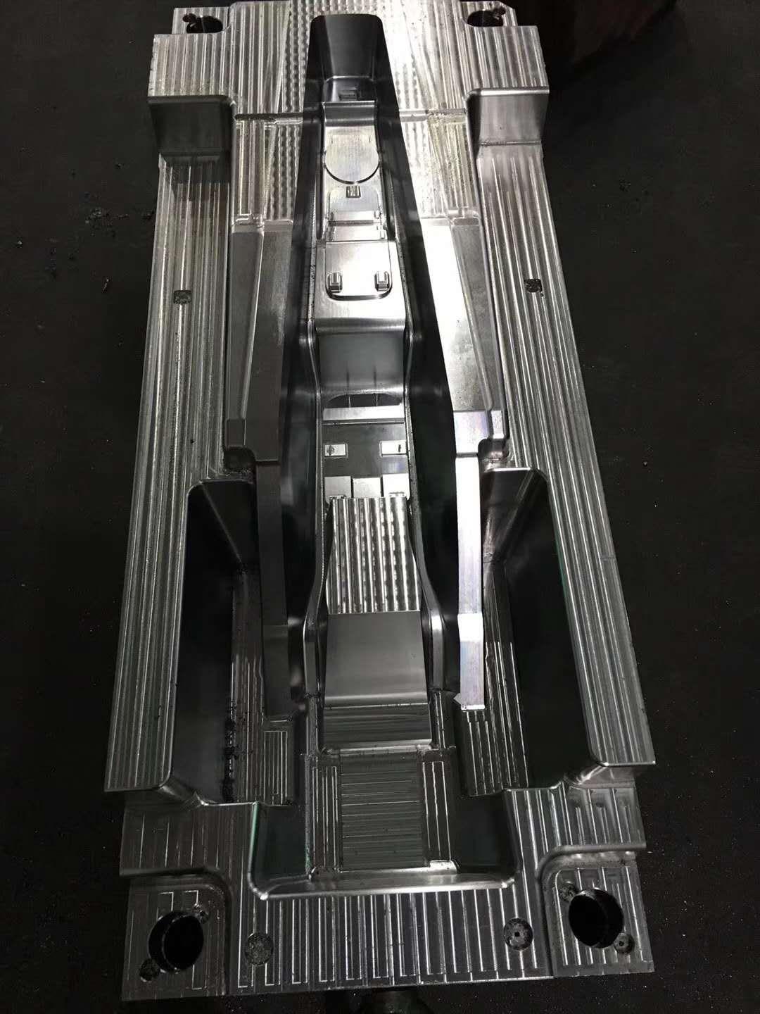 浙江汽车保险杠模具定做