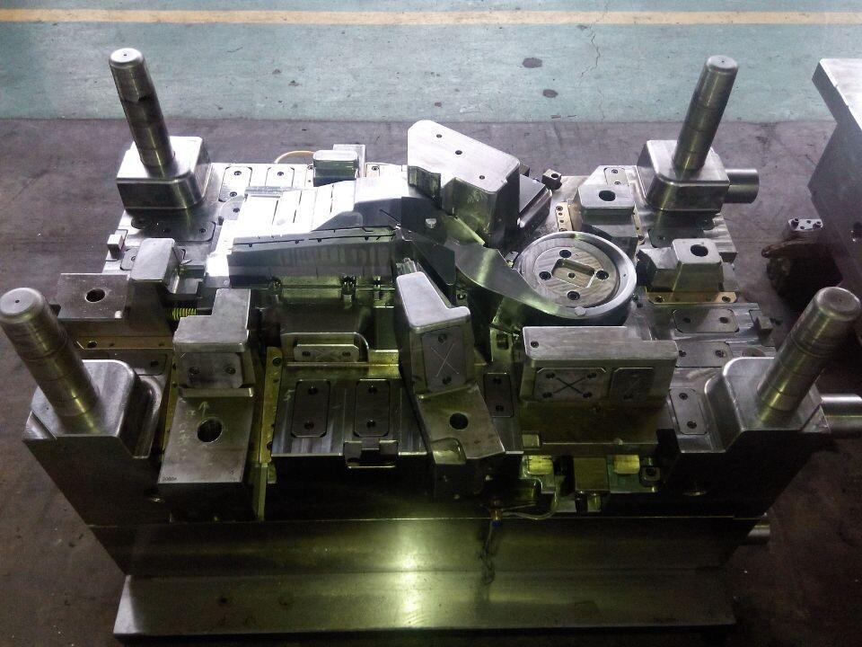 浙江汽车门板模具保险杠模具价格