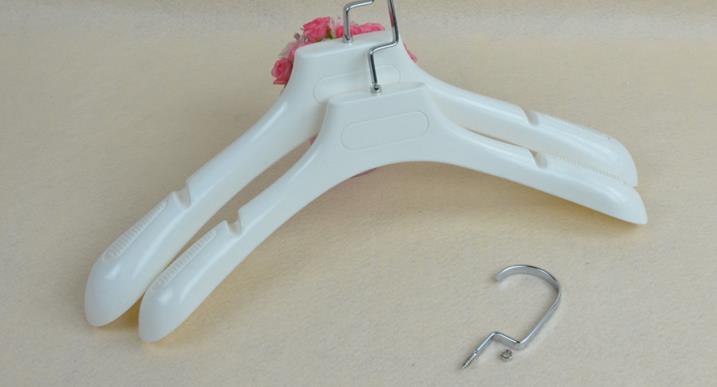 卡通衣架模具供应商