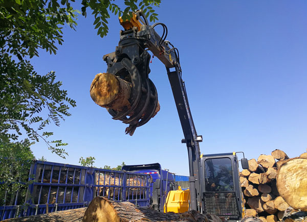 装木头挖掘机制造厂