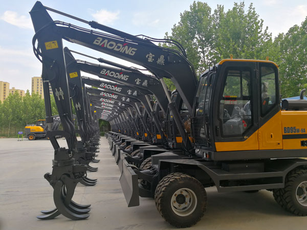 装木头挖掘机制造厂