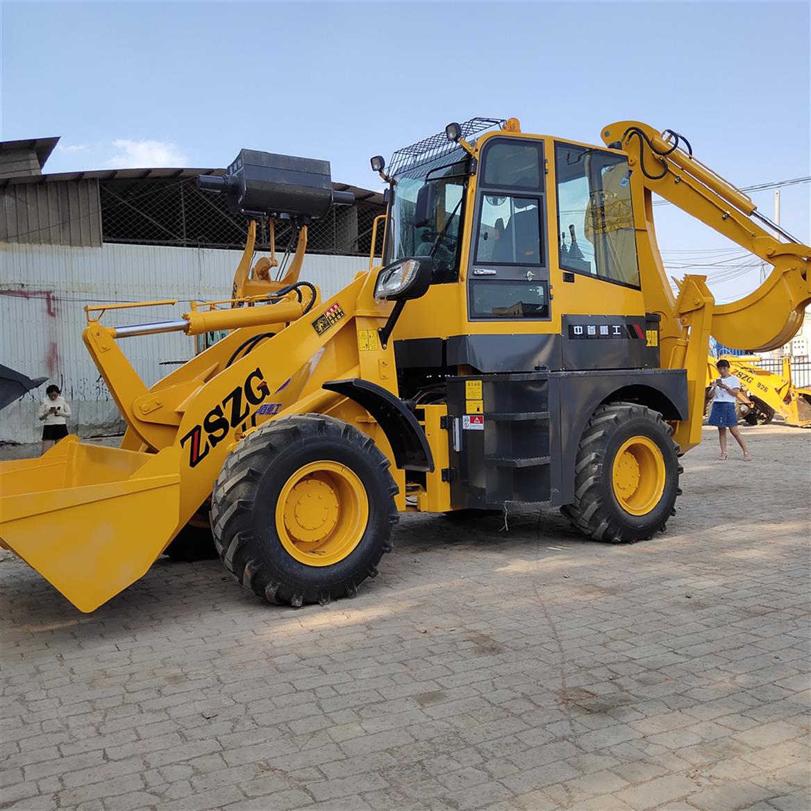 小型两头忙挖机部分带滑道侧挖角度大作业灵活质量优