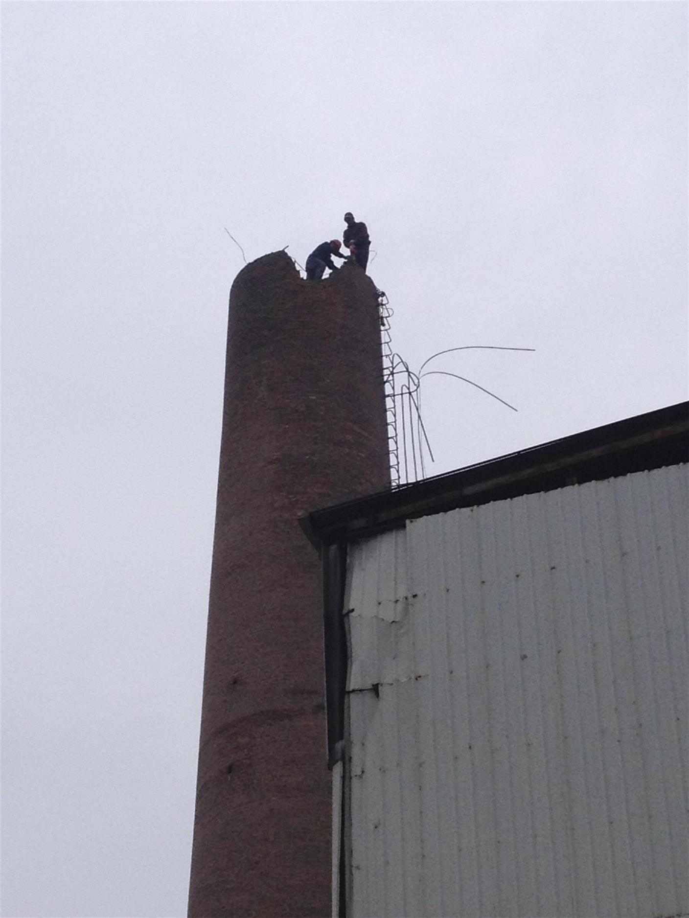 镇江拆烟囱公司拆烟筒安全快捷