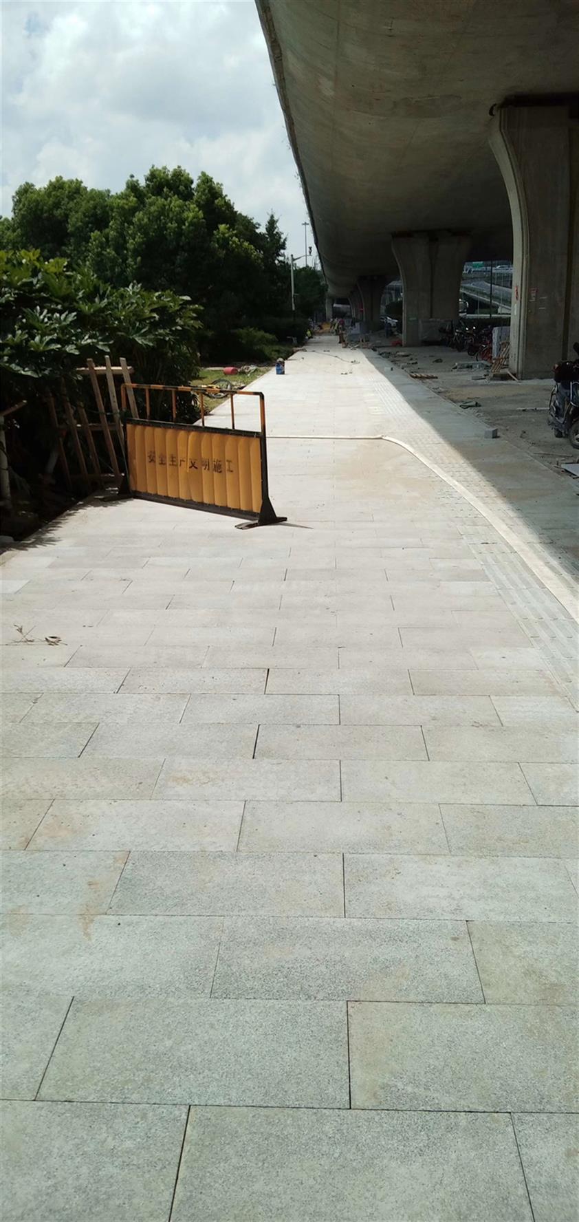 无锡石材铺装队报价 铺装石材工人 施工**