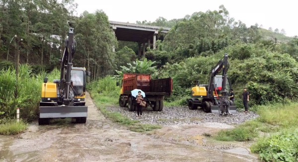 黑龙江轮胎抓木机